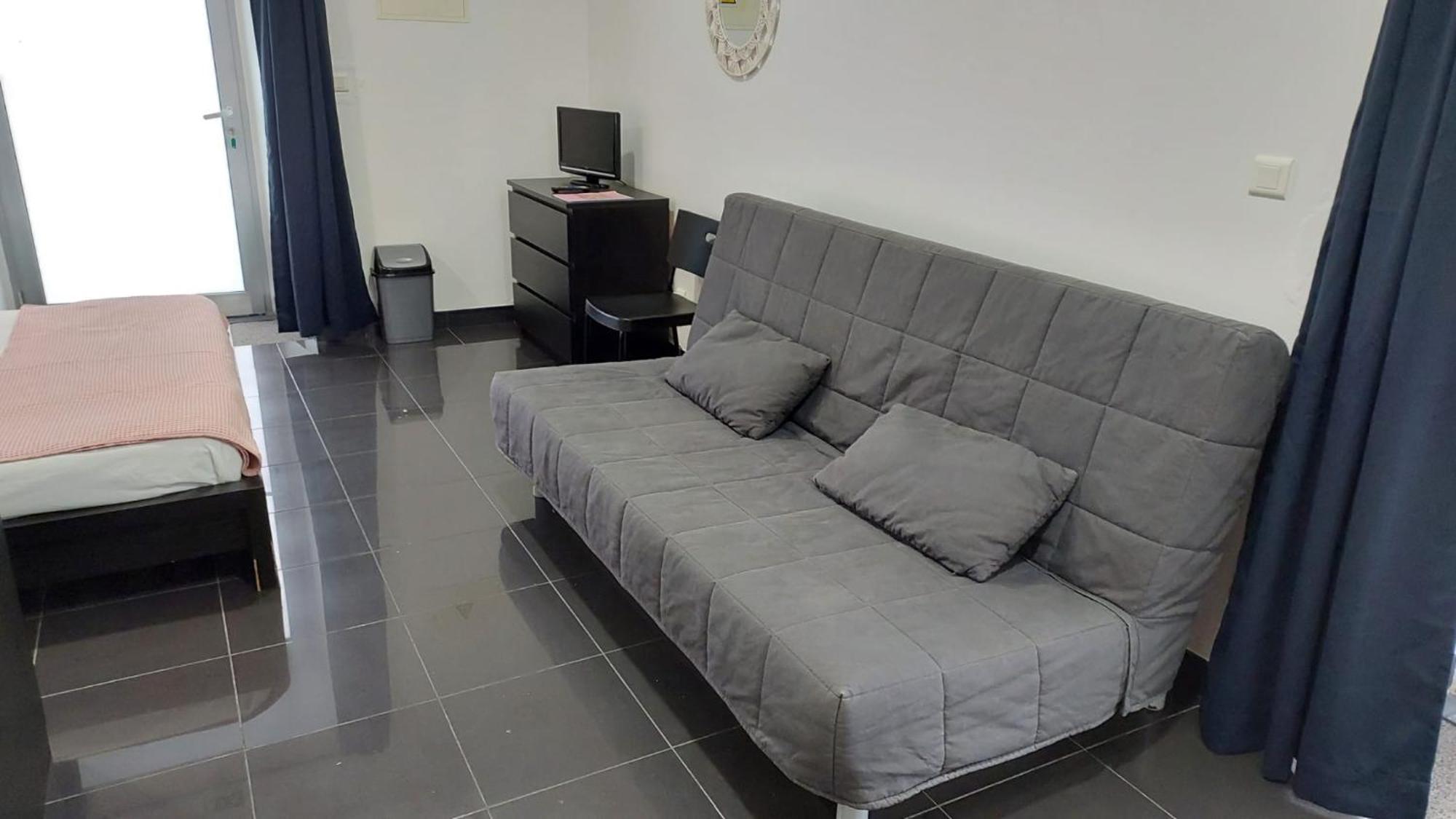 Apartment Retiro Camelias 1 *